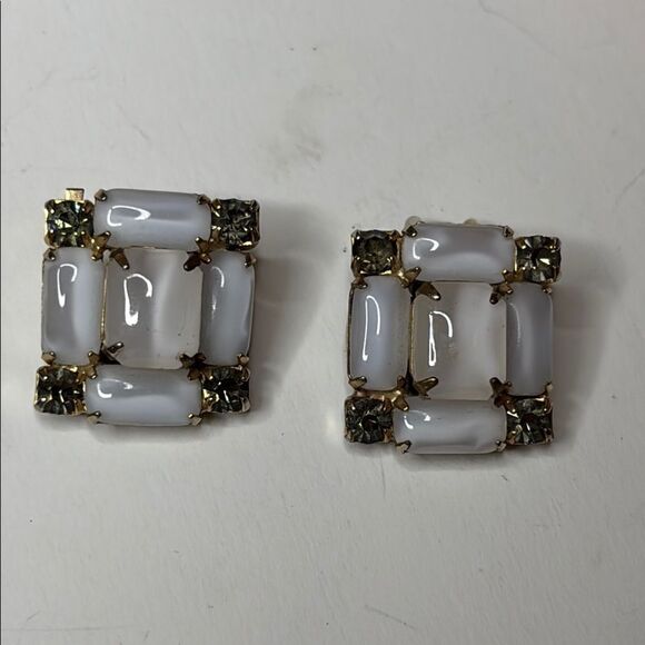 Vintage Style White and green stone clip on gold tone Earrings - Picture 1 of 4